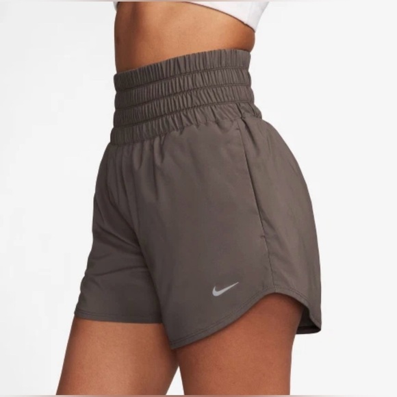 Nike Women’s One Dri-Fit Ultra High Waisted 3” Brown Shorts Size Small - Picture 3 of 6
